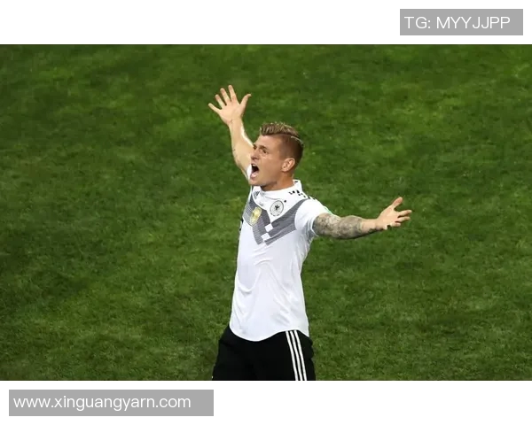 足球明星的绝技大揭秘从盘带过人到任意球绝杀的精彩瞬间