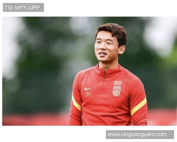 巴西足球明星华丽西装亮相引发时尚热潮与球迷热议